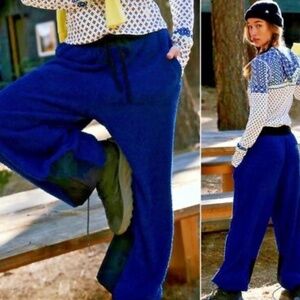 NWT Free People Movement Cuddle Up Pants – Prep School Blue – Women’s Medium
